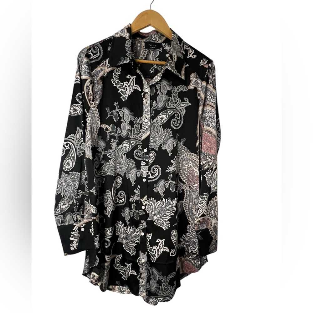 VICI Button Down Blouse | Size Large | NWOT | Long Sleeve